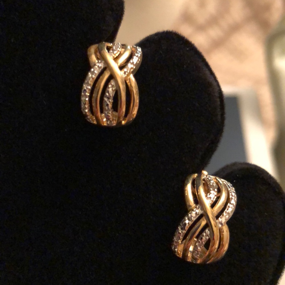 GOLDTONE EARRINGS